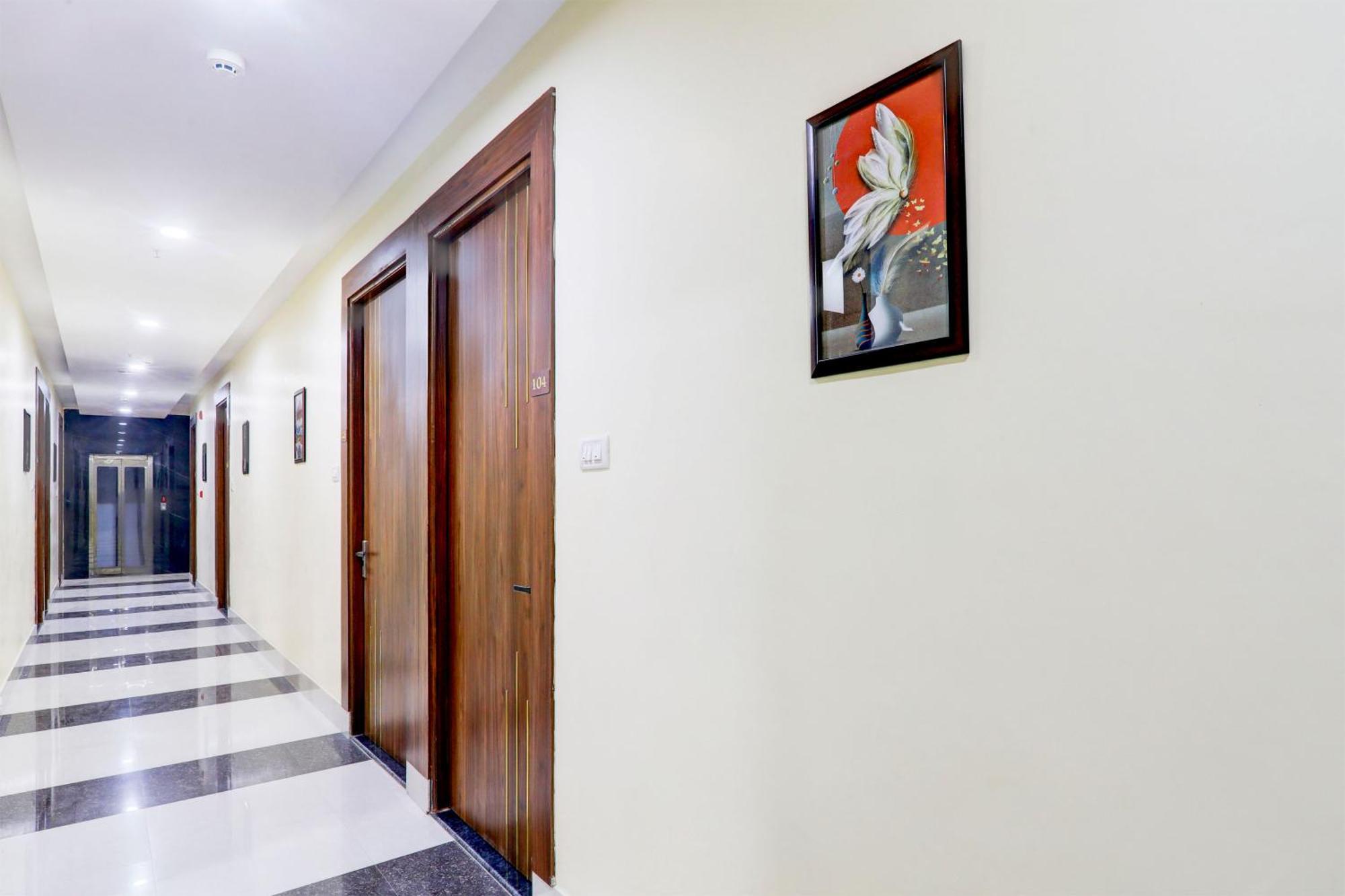 Отель Super Townhouse Gls International Лакхнау Экстерьер фото