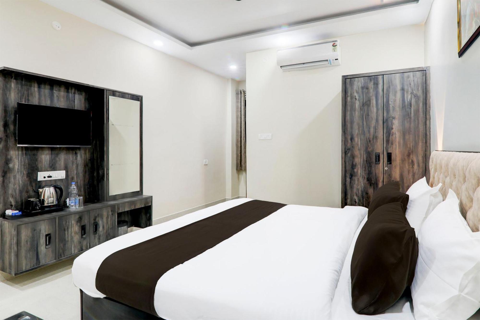 Отель Super Townhouse Gls International Лакхнау Экстерьер фото