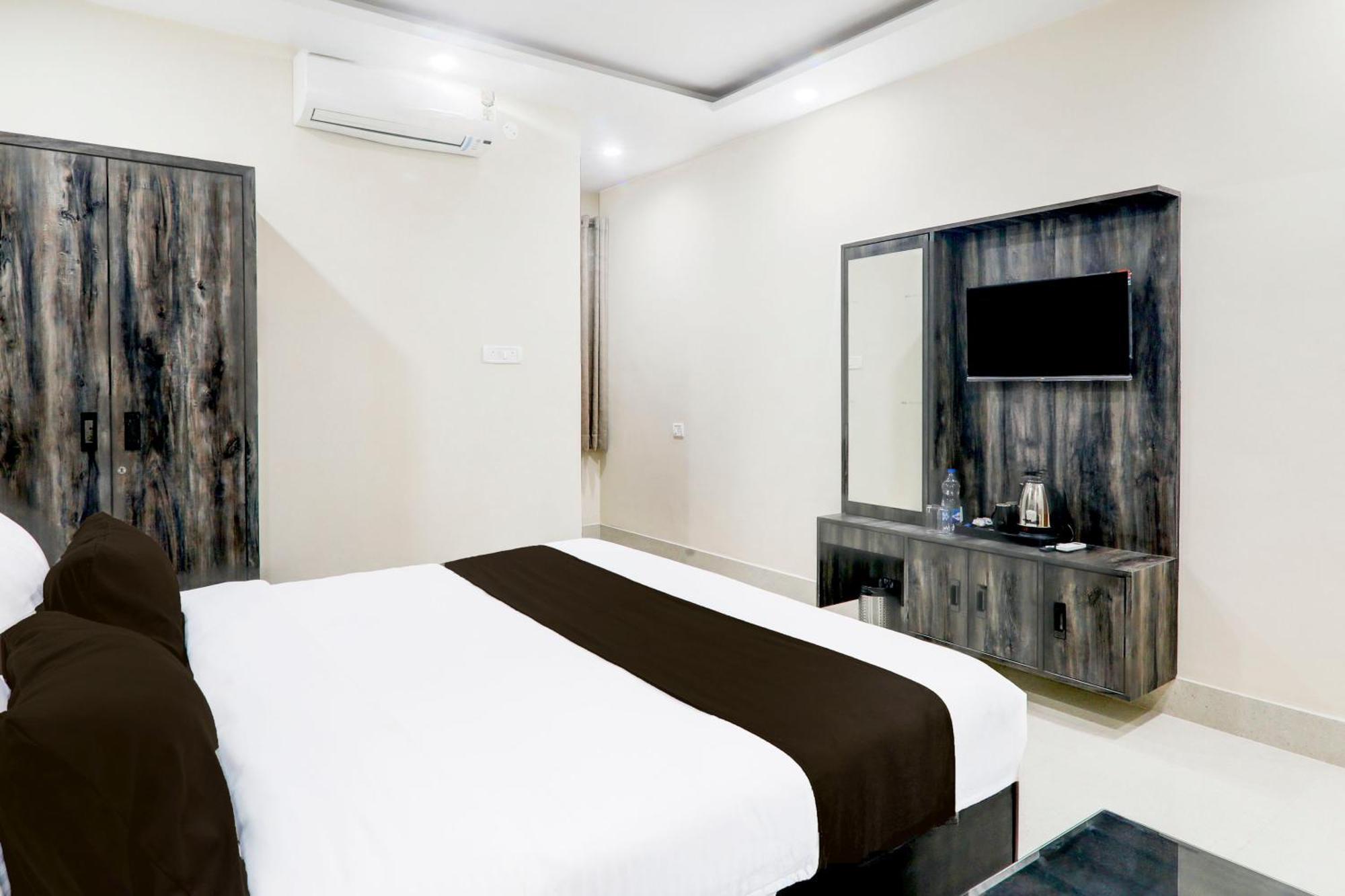 Отель Super Townhouse Gls International Лакхнау Экстерьер фото